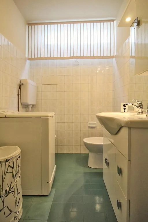 Apartment Salo- Direct Access To Garda Lake 0*, Сало Италия